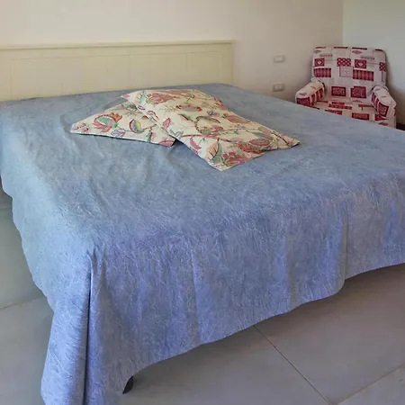 Spacious In With Garden