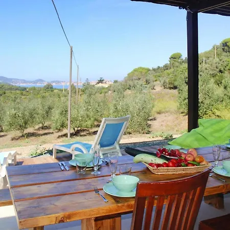 Spacious In With Garden Vakantiehuis